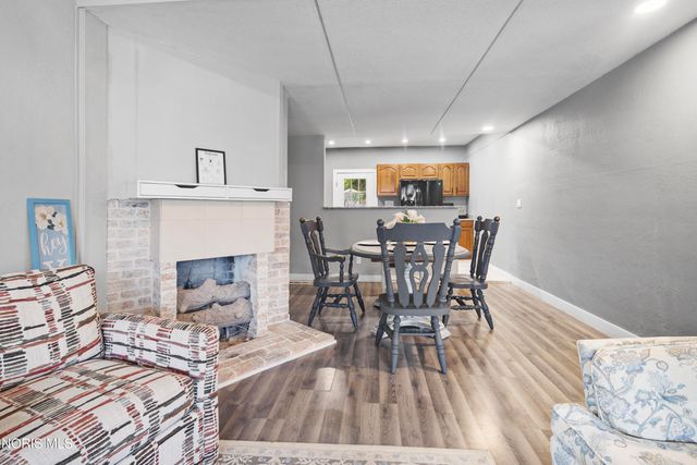 122 Columbia Street, Toledo, OH 43620