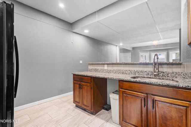 122 Columbia Street, Toledo, OH 43620