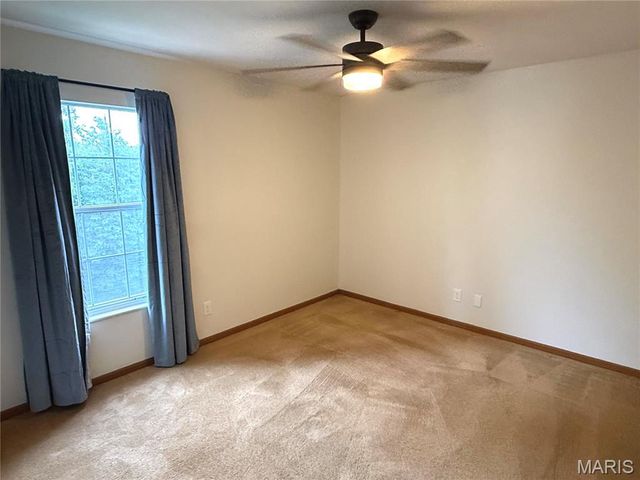 12415 Somerset Place Drive F, Unincorporated, MO 63128
