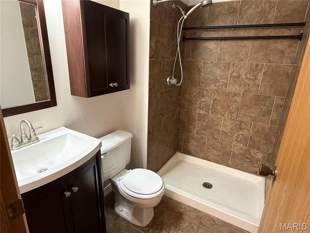 12415 Somerset Place Drive F, Unincorporated, MO 63128