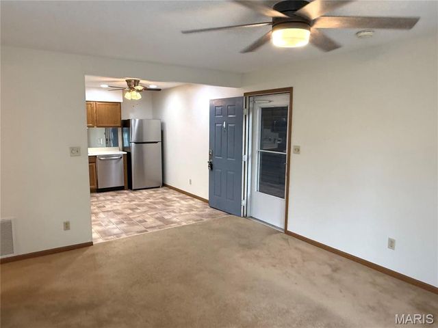 12415 Somerset Place Drive F, Unincorporated, MO 63128