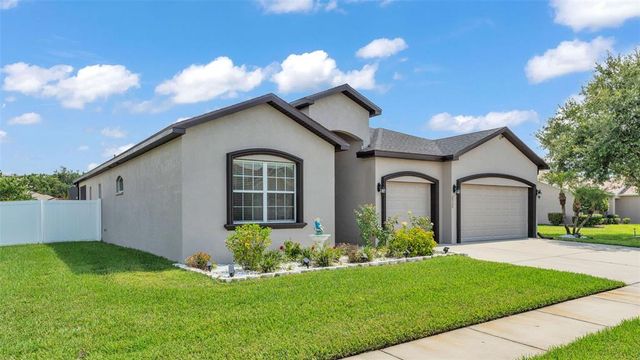 2932 BLACKWATER CREEK DR, Lakeland, FL 33810