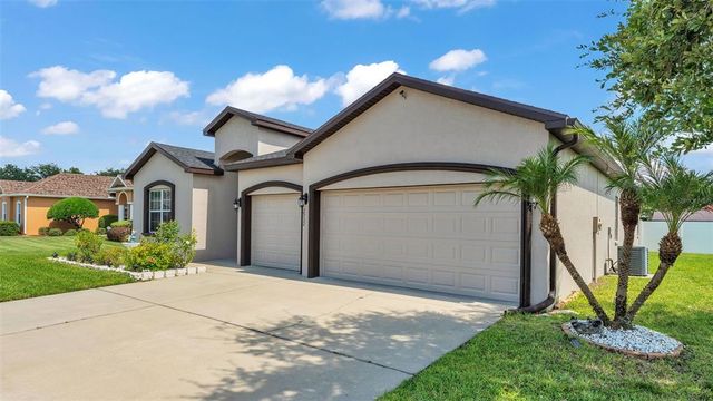2932 BLACKWATER CREEK DR, Lakeland, FL 33810