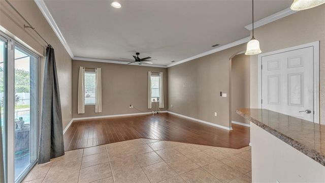 2932 BLACKWATER CREEK DR, Lakeland, FL 33810
