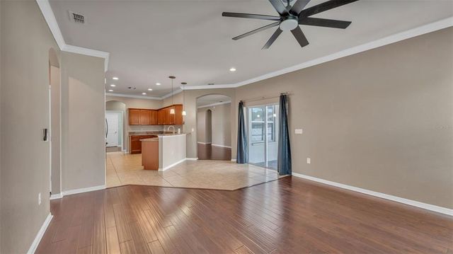 2932 BLACKWATER CREEK DR, Lakeland, FL 33810