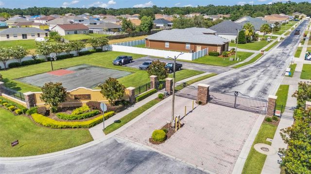 2932 BLACKWATER CREEK DR, Lakeland, FL 33810