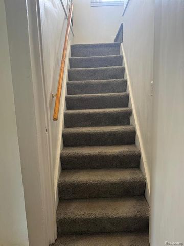 306 W Parkway Avenue, Flint, MI 48505