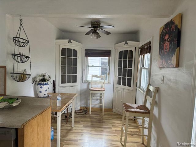 306 W Parkway Avenue, Flint, MI 48505