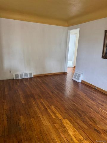306 W Parkway Avenue, Flint, MI 48505
