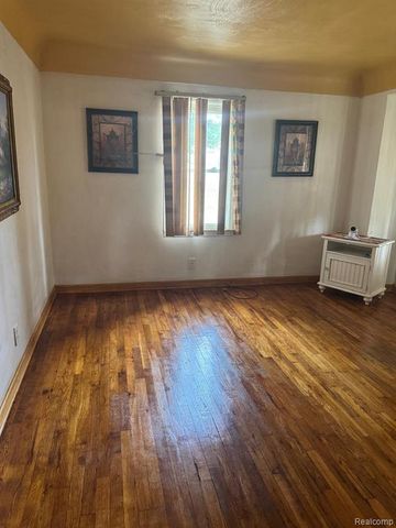 306 W Parkway Avenue, Flint, MI 48505