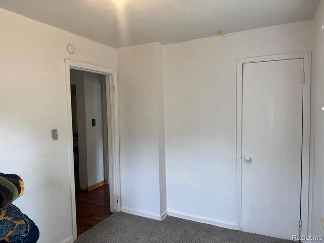 306 W Parkway Avenue, Flint, MI 48505