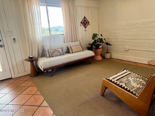 4390 W Camino Nuestro, Tucson, AZ 85745