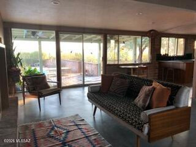 4390 W Camino Nuestro, Tucson, AZ 85745
