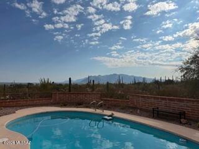 4390 W Camino Nuestro, Tucson, AZ 85745
