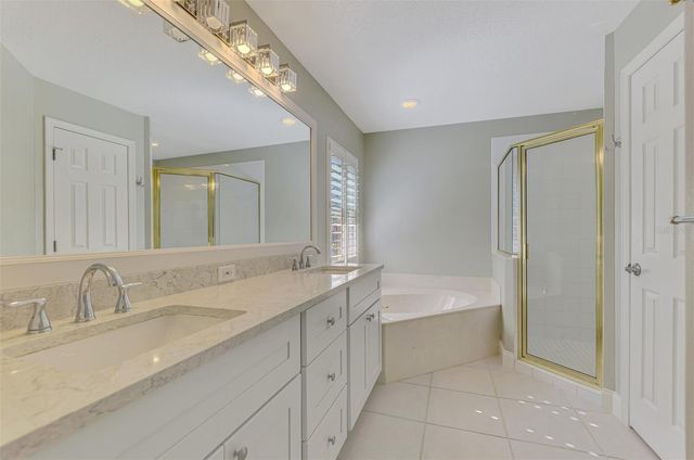 5271 HIGHBURY CIRCLE, Sarasota, FL 34238