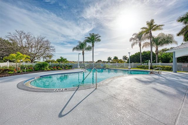 5271 HIGHBURY CIRCLE, Sarasota, FL 34238