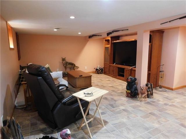 577 Woodside Old Frame Road, Smithfield, PA 15478