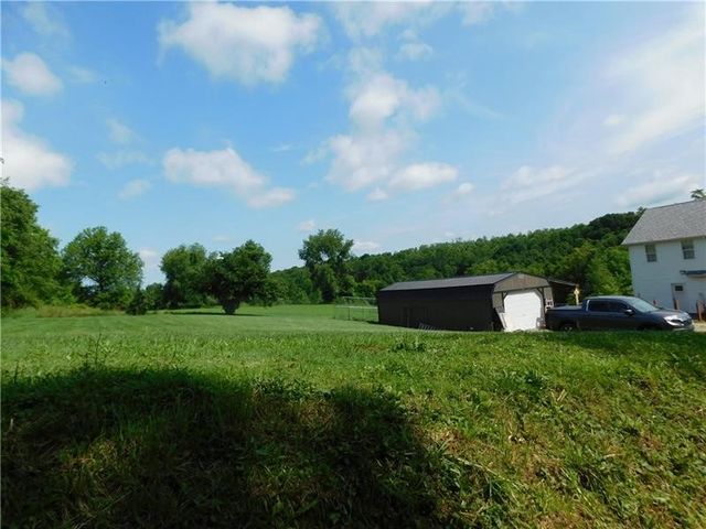 577 Woodside Old Frame Road, Smithfield, PA 15478