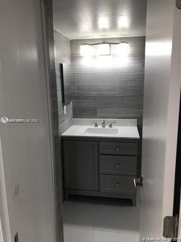 20301 W Country Club Drive 830, Aventura, FL 33180