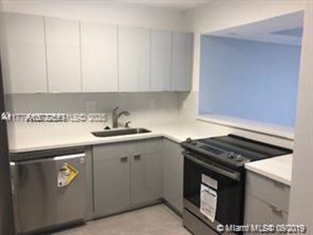 20301 W Country Club Drive 830, Aventura, FL 33180