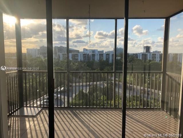 20301 W Country Club Drive 830, Aventura, FL 33180