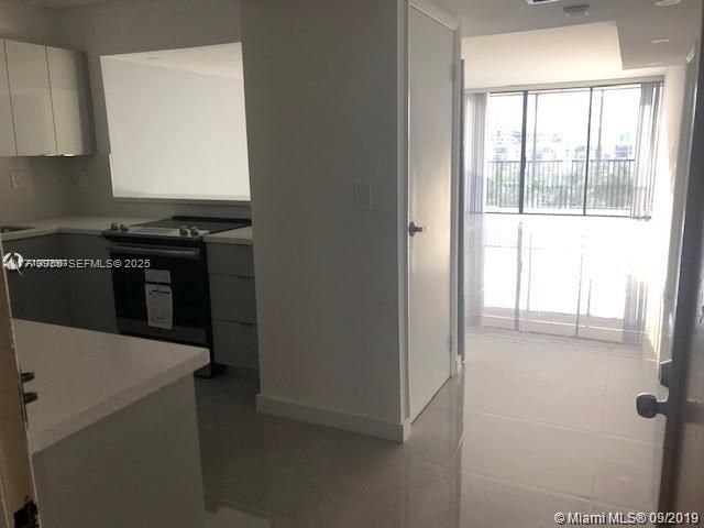 20301 W Country Club Drive 830, Aventura, FL 33180