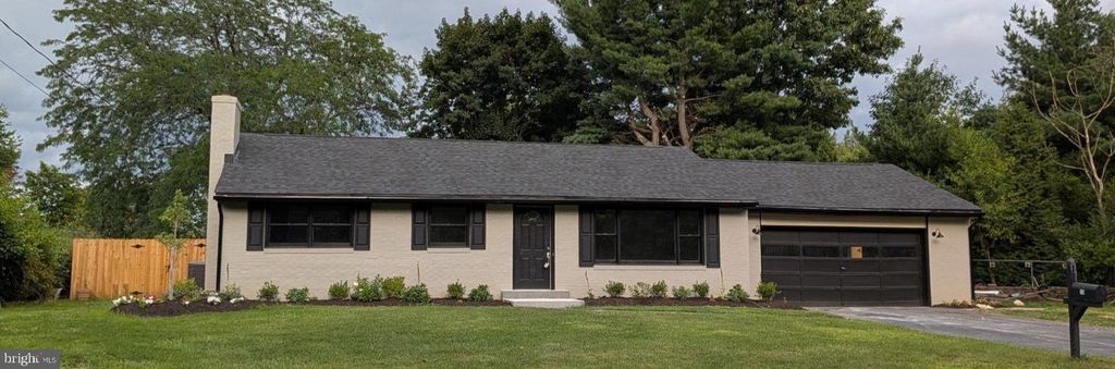 13 RANDALL DRIVE, Enola, PA 17025