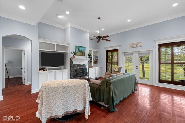 2675 Swan Lake Road, Bossier City, LA 71111