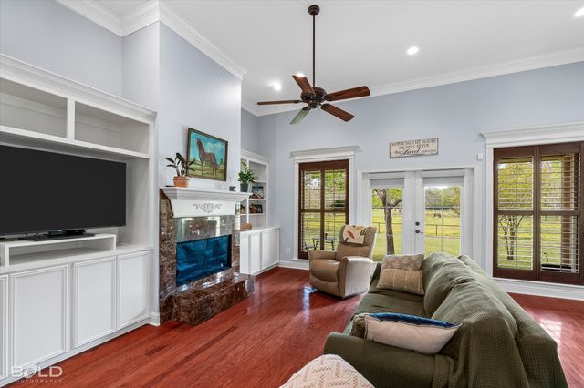 2675 Swan Lake Road, Bossier City, LA 71111