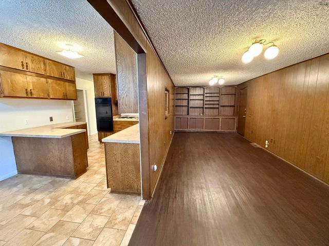 4131 MOFFETT AVENUE, Wichita Falls, TX 76308