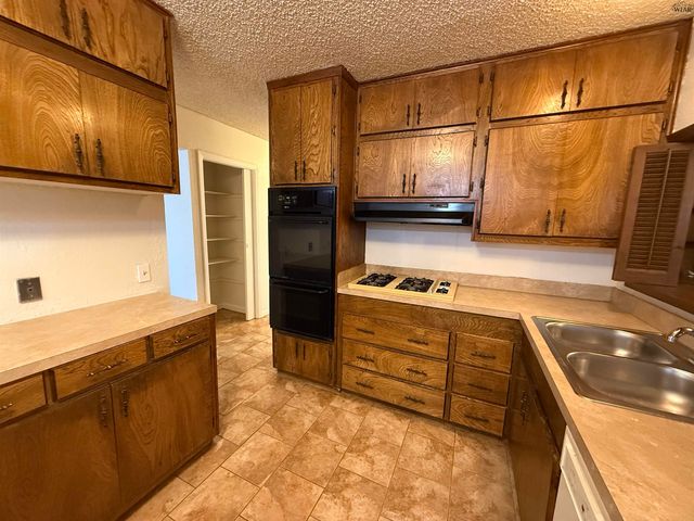 4131 MOFFETT AVENUE, Wichita Falls, TX 76308