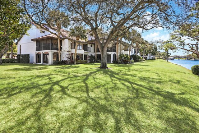 16671 Traders Crossing N 121, Jupiter, FL 33477