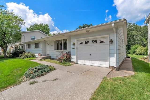 1530 W GEORGE WASHINGTON Boulevard S, Davenport, IA 52804