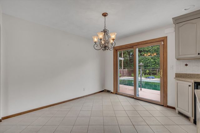 1530 W GEORGE WASHINGTON Boulevard S, Davenport, IA 52804