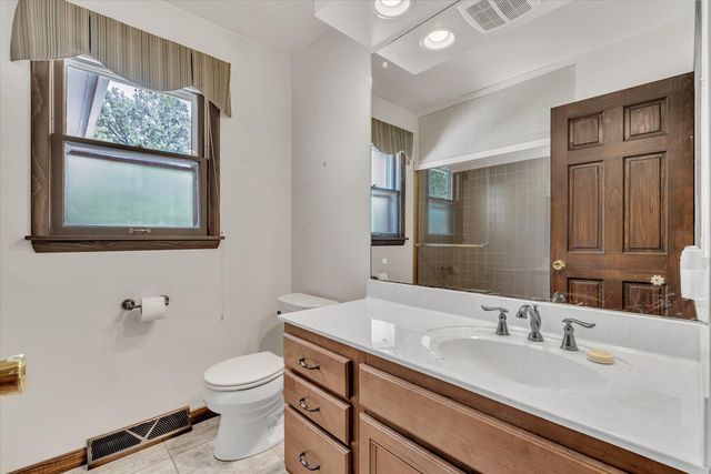 1530 W GEORGE WASHINGTON Boulevard S, Davenport, IA 52804