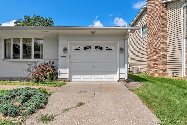 1530 W GEORGE WASHINGTON Boulevard S, Davenport, IA 52804