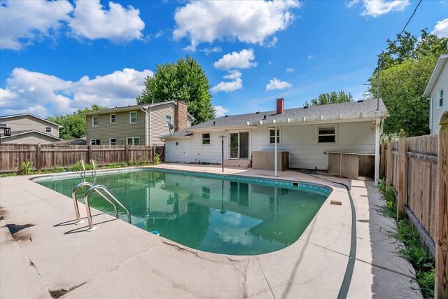 1530 W GEORGE WASHINGTON Boulevard S, Davenport, IA 52804