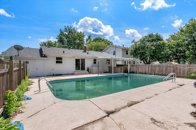 1530 W GEORGE WASHINGTON Boulevard S, Davenport, IA 52804