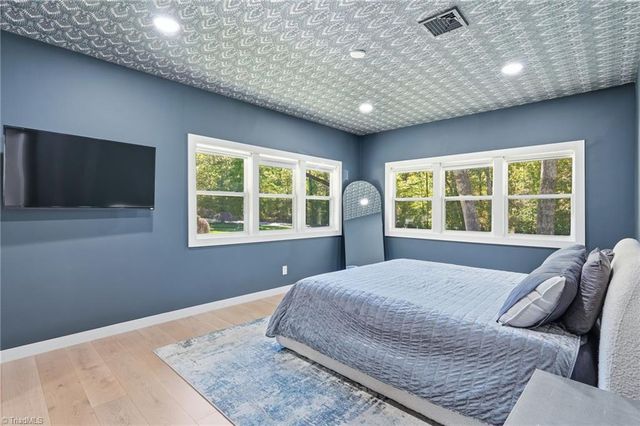 4228 Starmount Drive, Greensboro, NC 27410