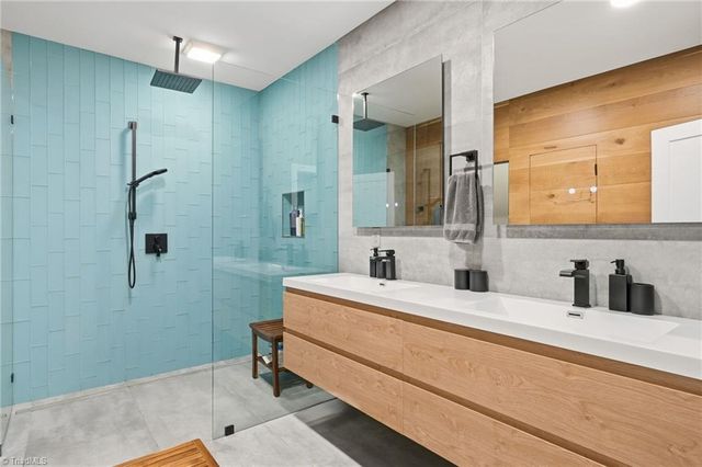 4228 Starmount Drive, Greensboro, NC 27410