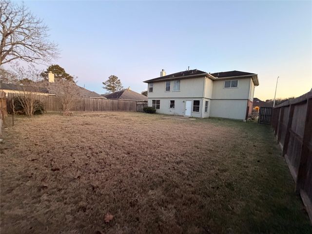 1410 Hunter Green Lane, Fresno, TX 77545