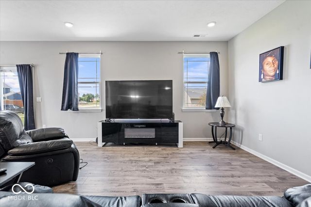 6760 Birmingham Avenue, Mccordsville, IN 46055