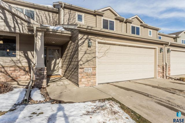 2704 E Tranquility Pl Place, Sioux Falls, SD 57108