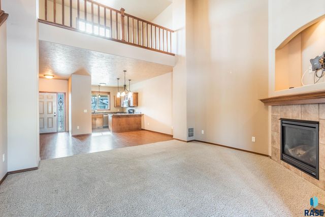 2704 E Tranquility Pl Place, Sioux Falls, SD 57108