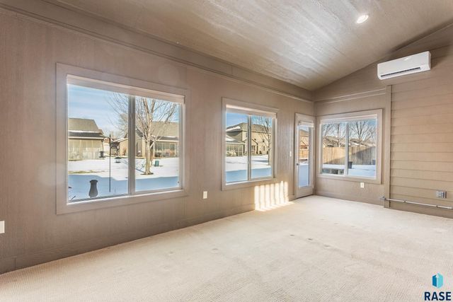 2704 E Tranquility Pl Place, Sioux Falls, SD 57108