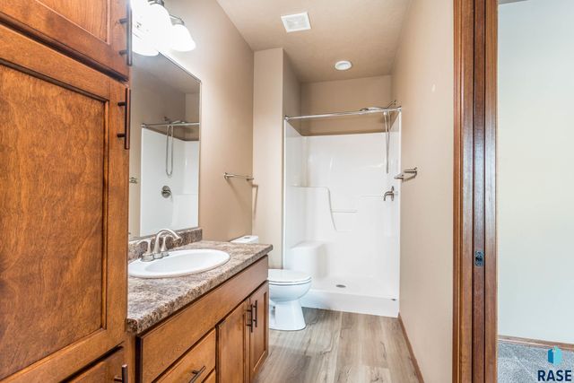 2704 E Tranquility Pl Place, Sioux Falls, SD 57108