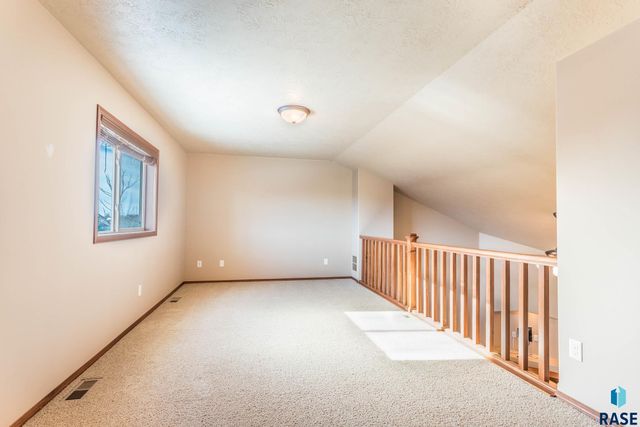 2704 E Tranquility Pl Place, Sioux Falls, SD 57108