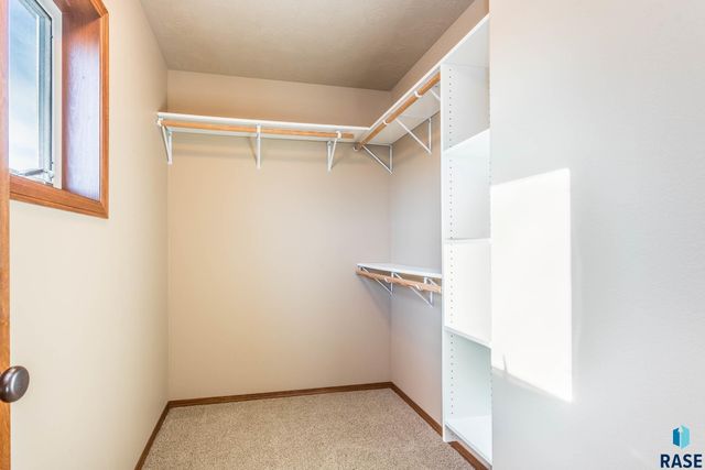 2704 E Tranquility Pl Place, Sioux Falls, SD 57108