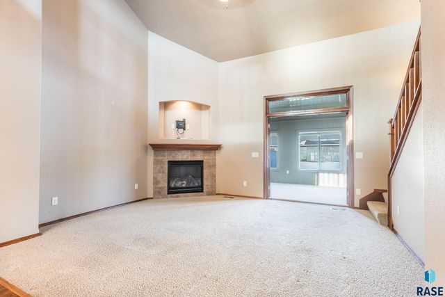 2704 E Tranquility Pl Place, Sioux Falls, SD 57108