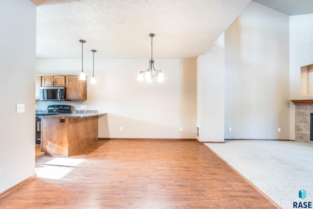 2704 E Tranquility Pl Place, Sioux Falls, SD 57108